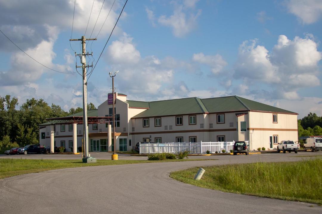 Morgantown Inn & Suites Bagian luar foto